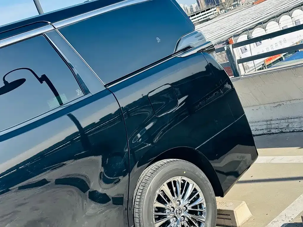 Toyota Vellfire — фото 9