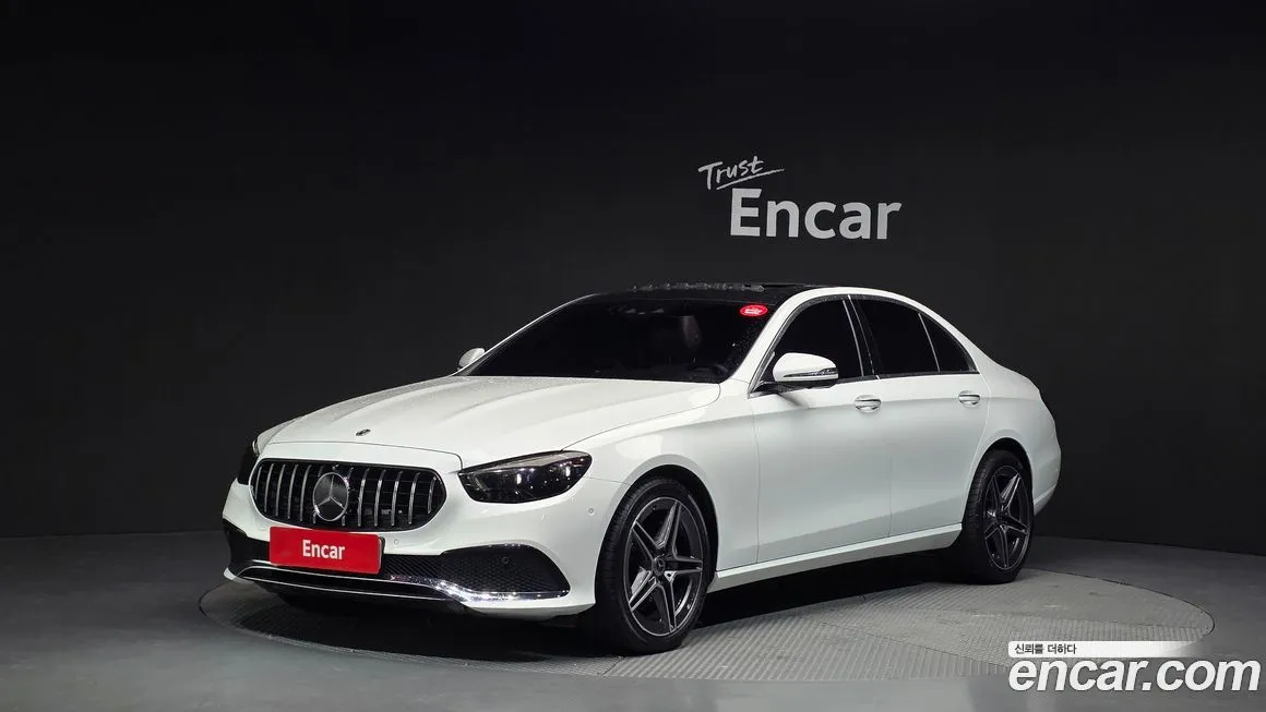 Mercedes-Benz E-Class — фото 1