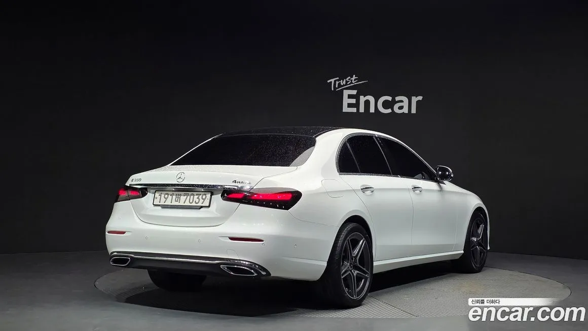 Mercedes-Benz E-Class — фото 2