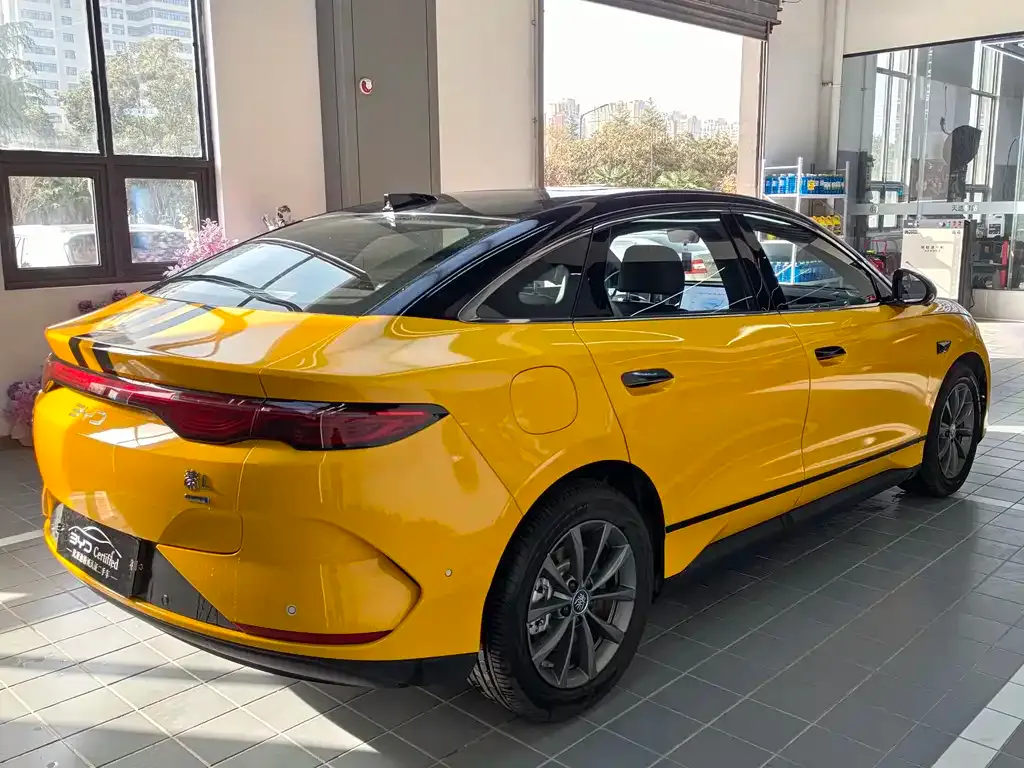 BYD Qin L — фото 8