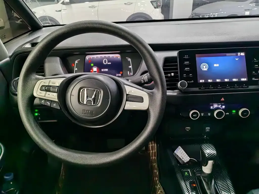 Honda Fit — фото 10