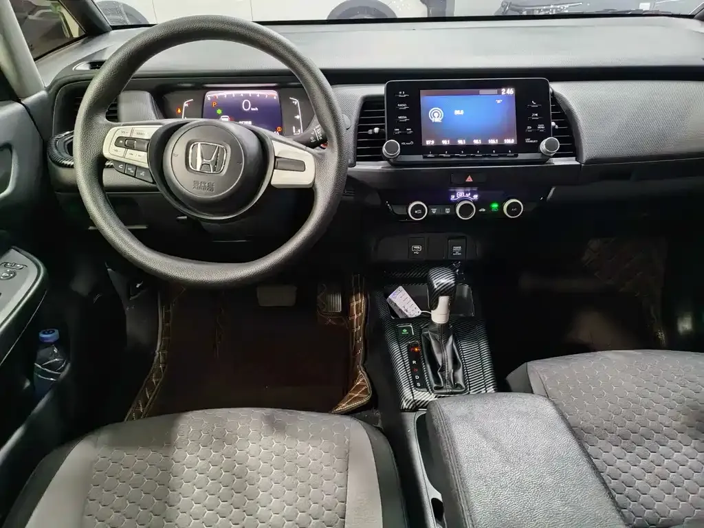 Honda Fit — фото 7