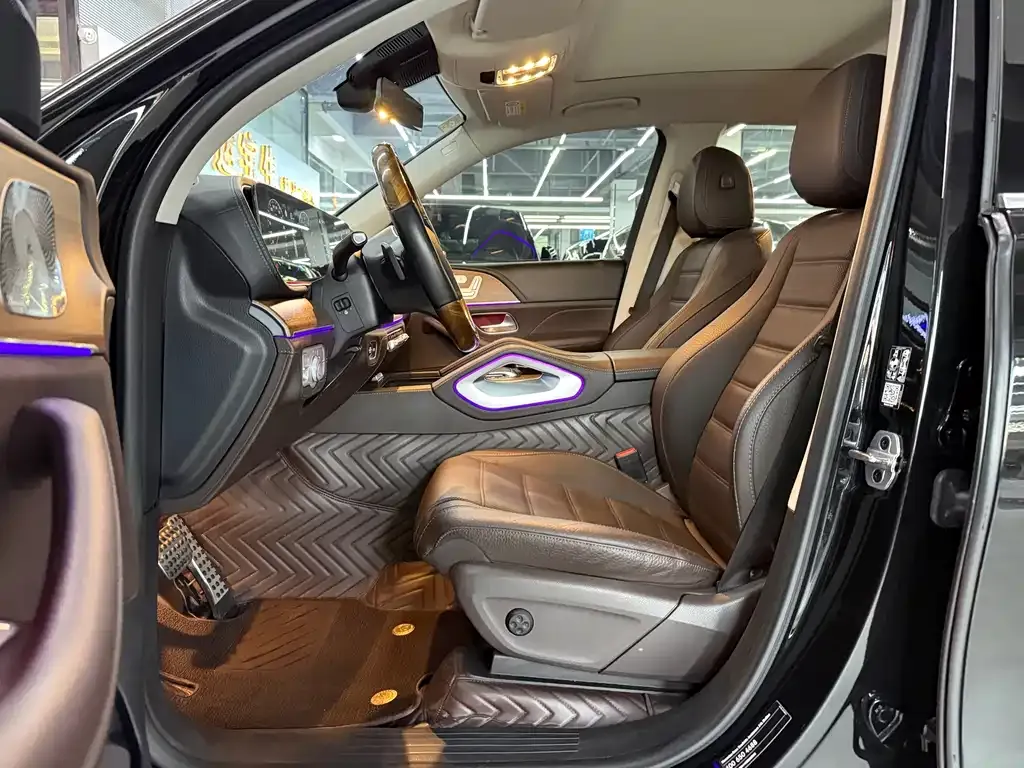 Mercedes-Benz GLS — фото 10