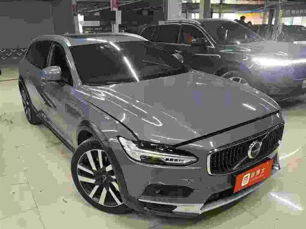 Volvo V90 — фото 1