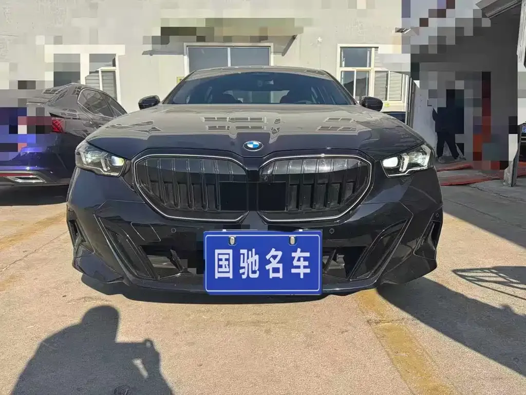 BMW 5 Series — фото 2