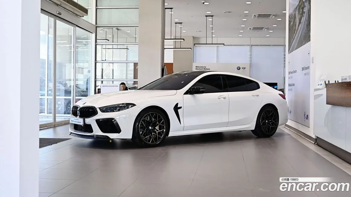 BMW M8 — фото 1