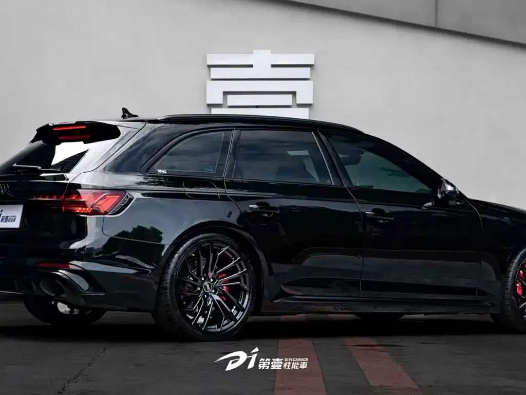 Audi RS 4 — фото 3