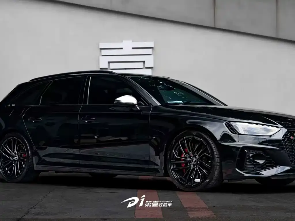 Audi RS 4 — фото 5
