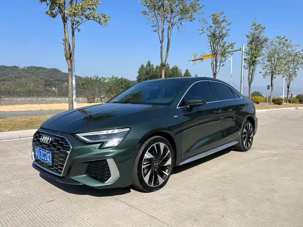 Audi A3 — фото 1