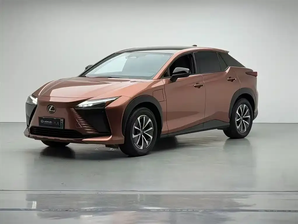 Lexus RZ — фото 1