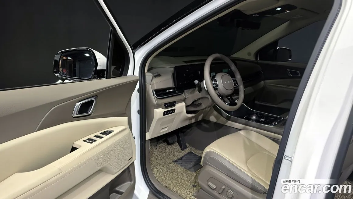 Kia Carnival — фото 10