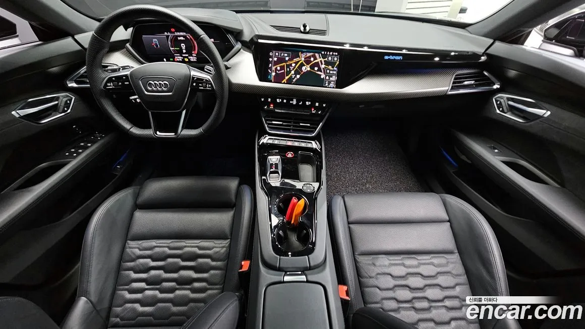 Audi e-tron GT — фото 7