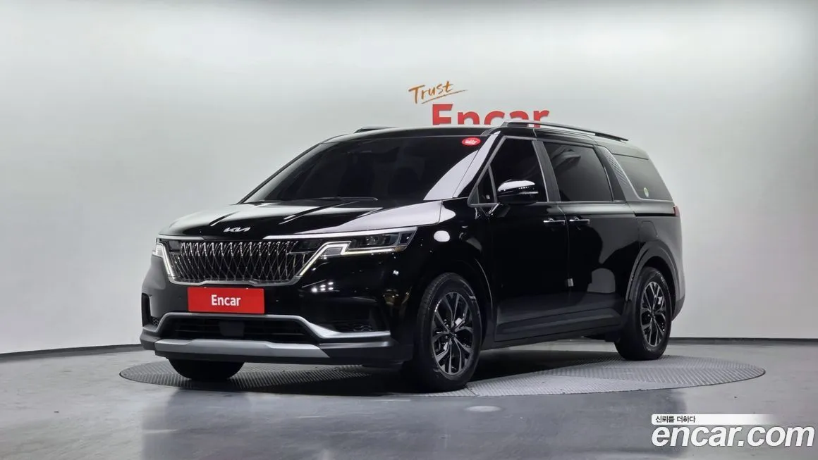 Kia Carnival — фото 1