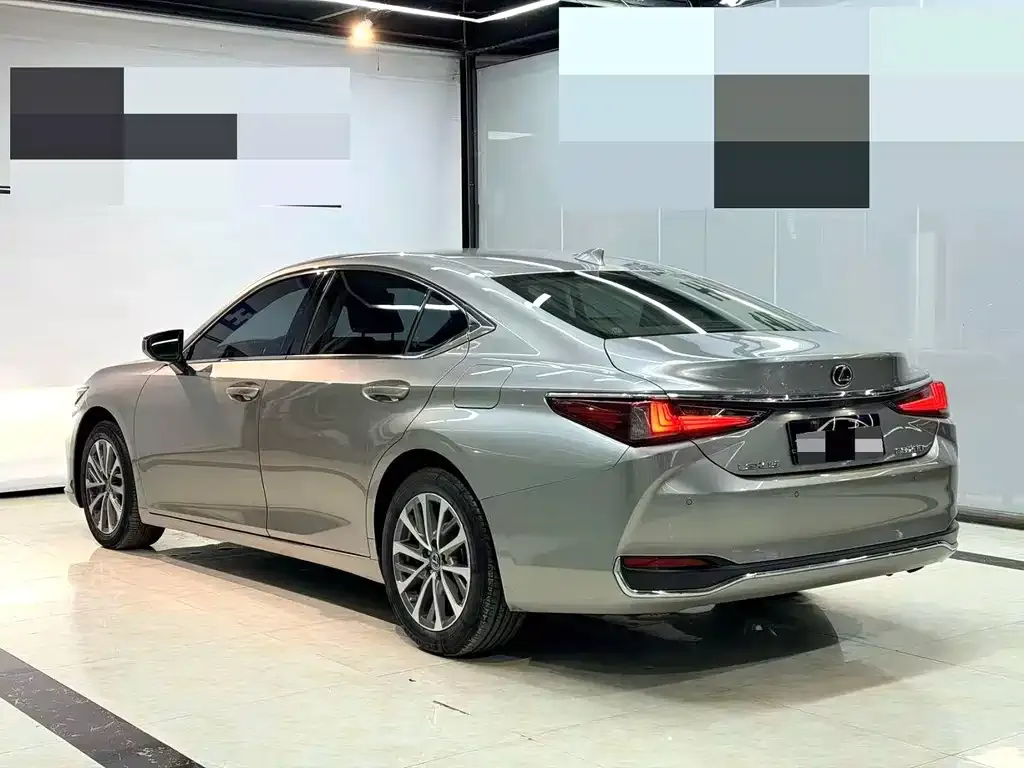Lexus ES — фото 9