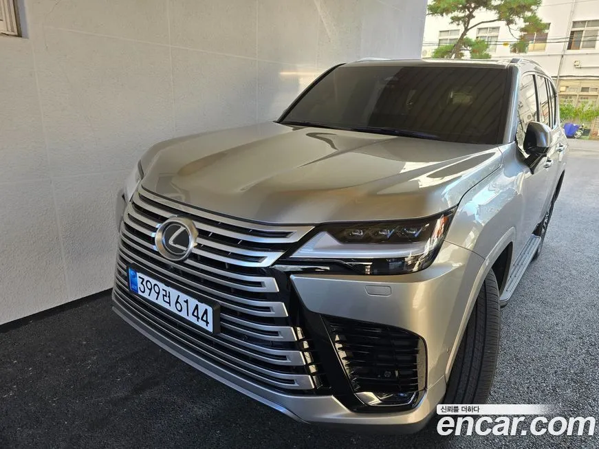 Lexus LX — фото 1