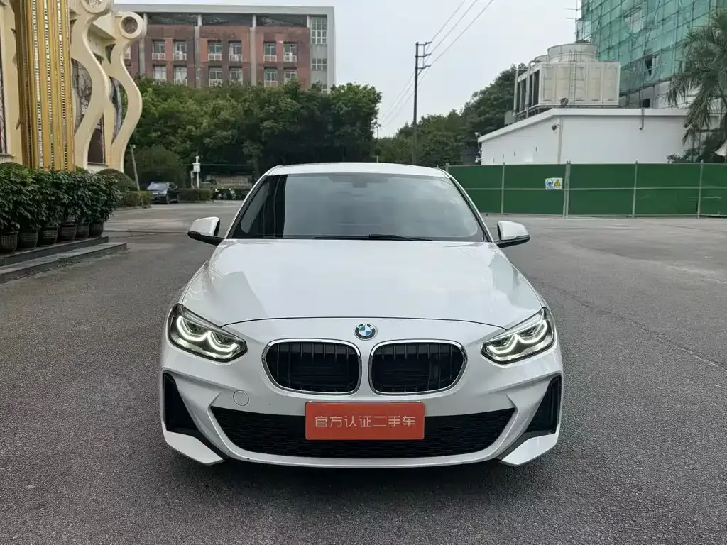 BMW 1 Series — фото 1