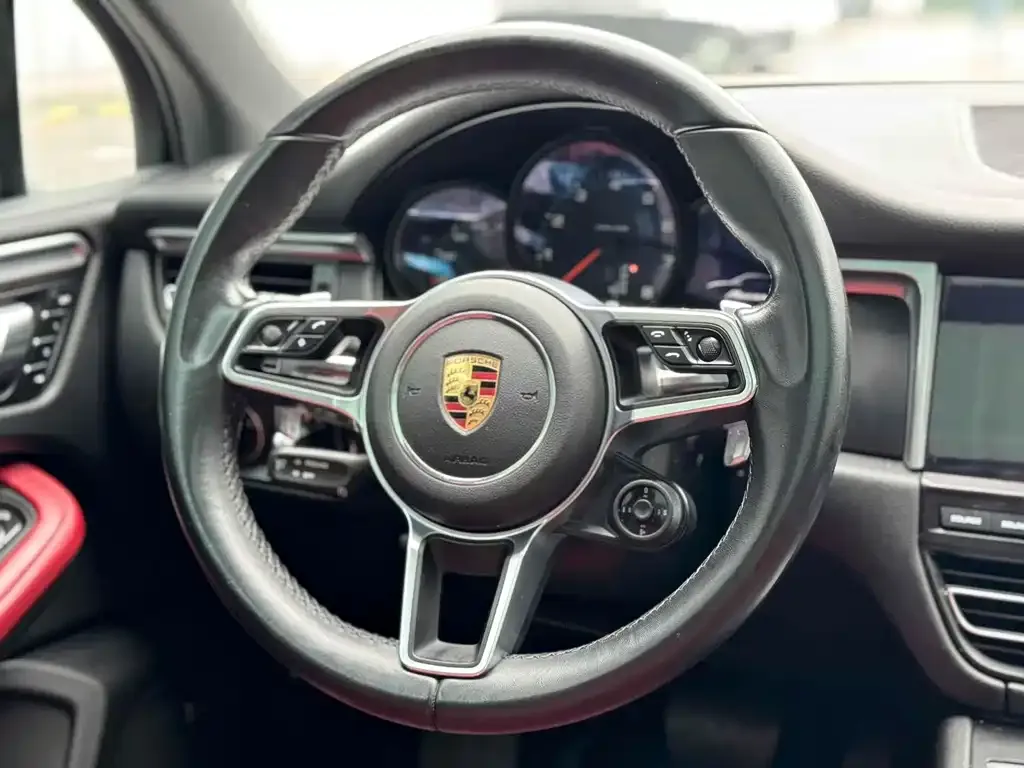 Porsche Macan — фото 4