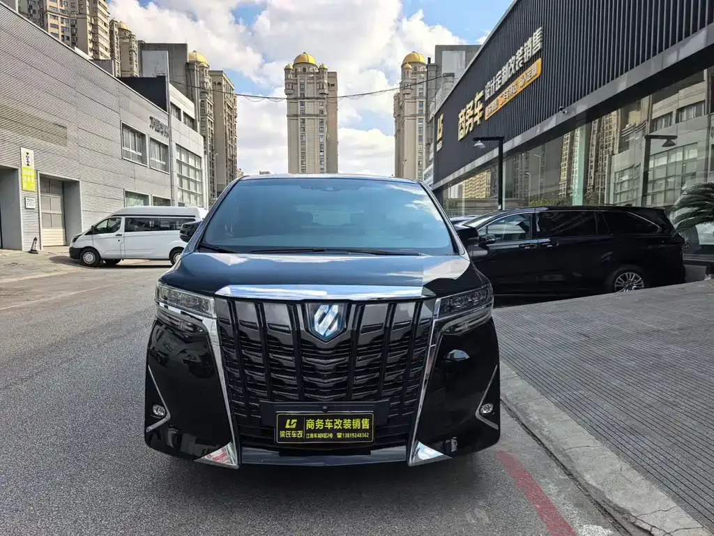 Toyota Alphard — фото 3