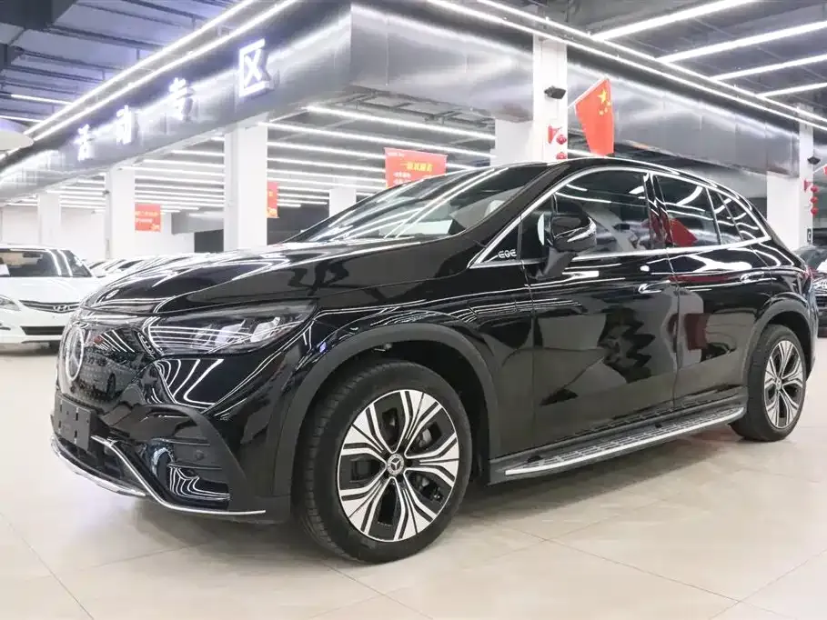 Mercedes-Benz EQE SUV — фото 1
