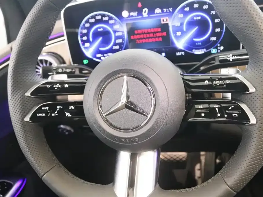 Mercedes-Benz EQE SUV — фото 6