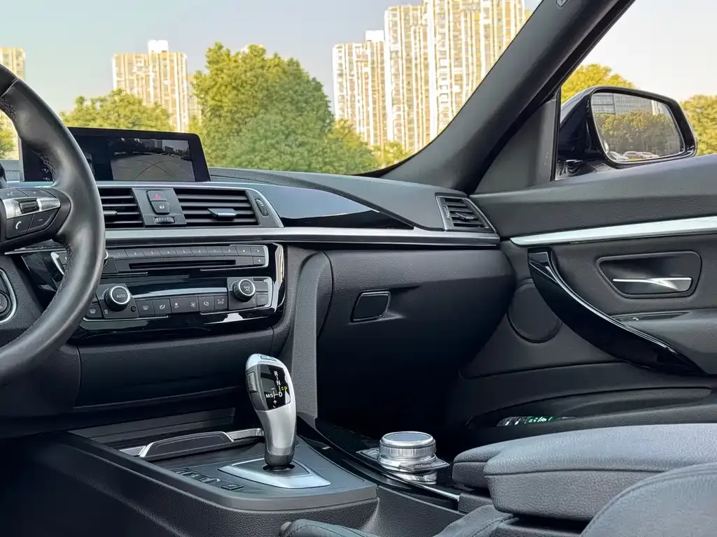 BMW 3 Series GT — фото 10