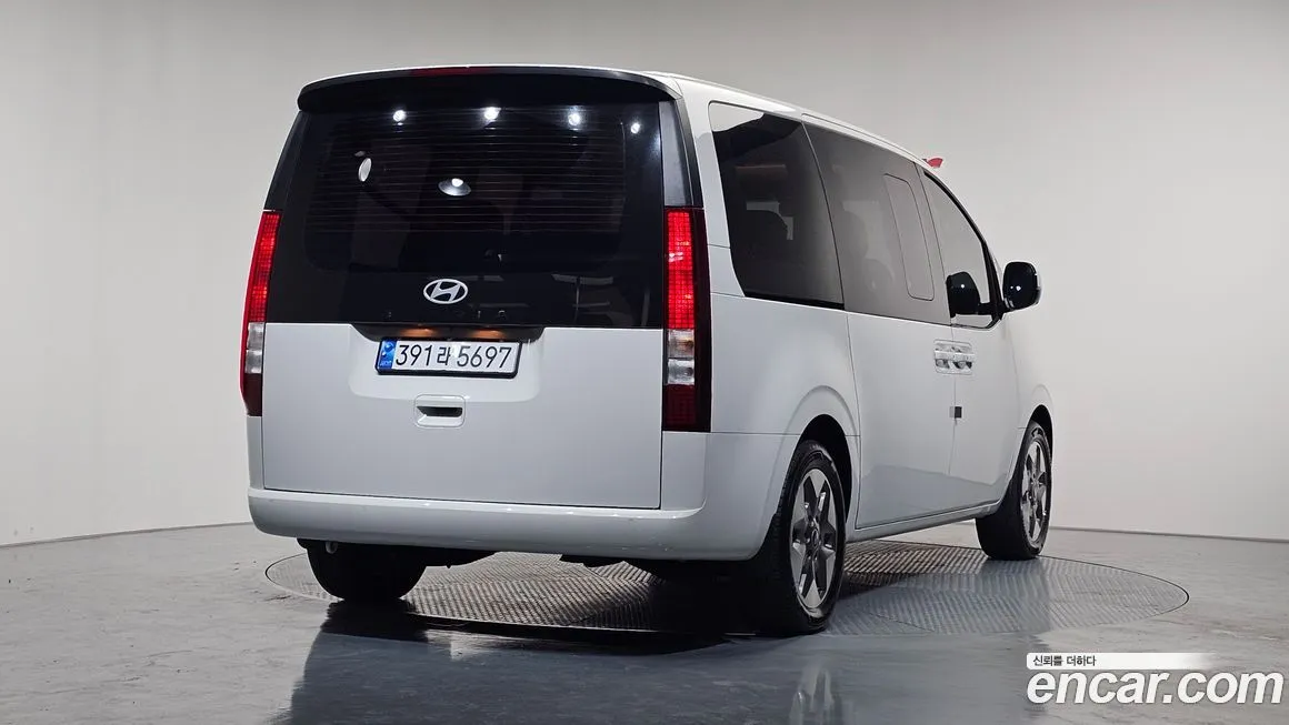 Hyundai Staria — фото 2