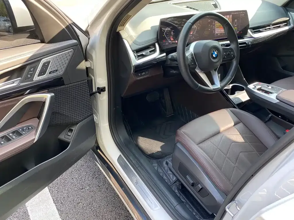 BMW X1 — фото 10