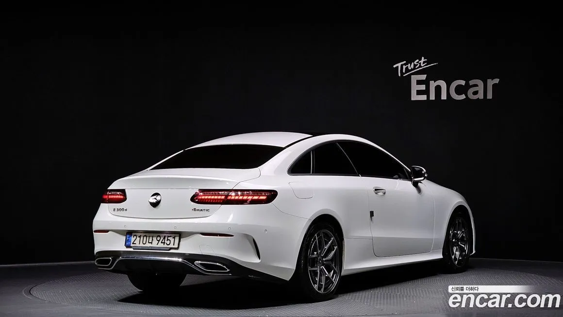 Mercedes-Benz E-Class — фото 2