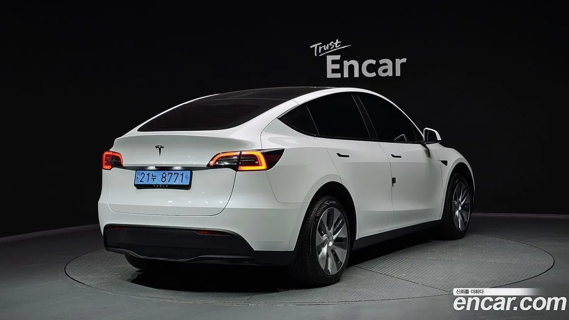 Tesla Model Y — фото 2