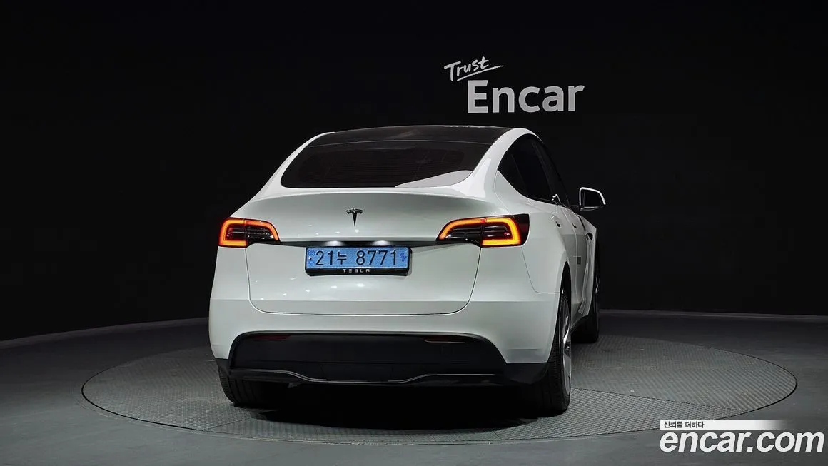 Tesla Model Y — фото 4