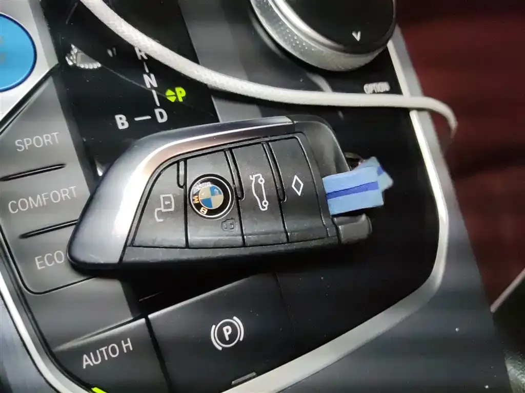 BMW i4 — фото 10