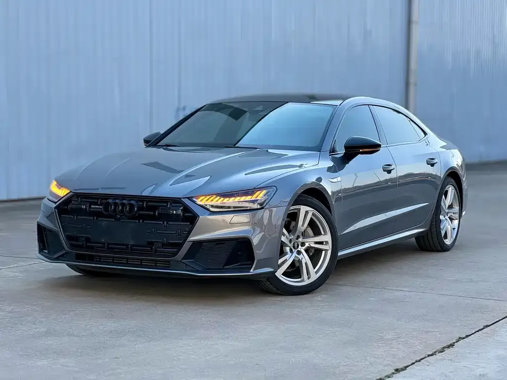 Audi A7L — фото 1