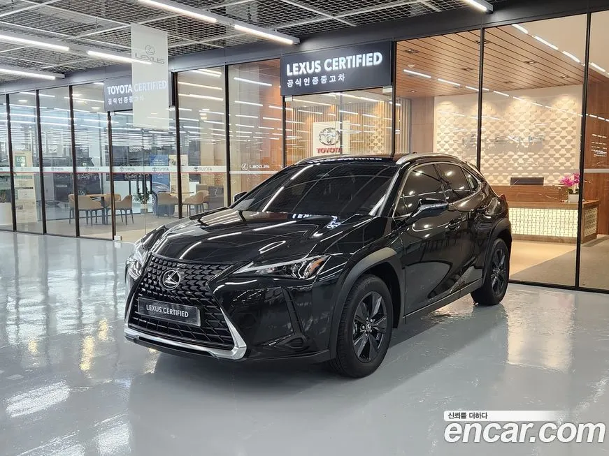 Lexus UX — фото 1