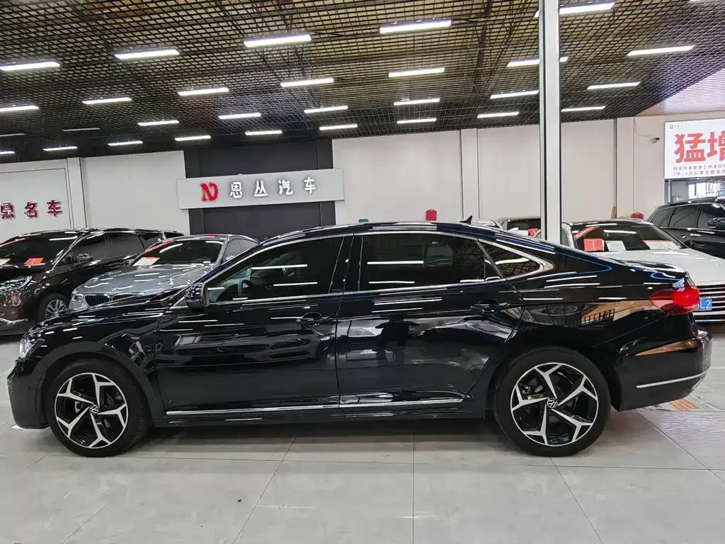 Volkswagen Passat — фото 10