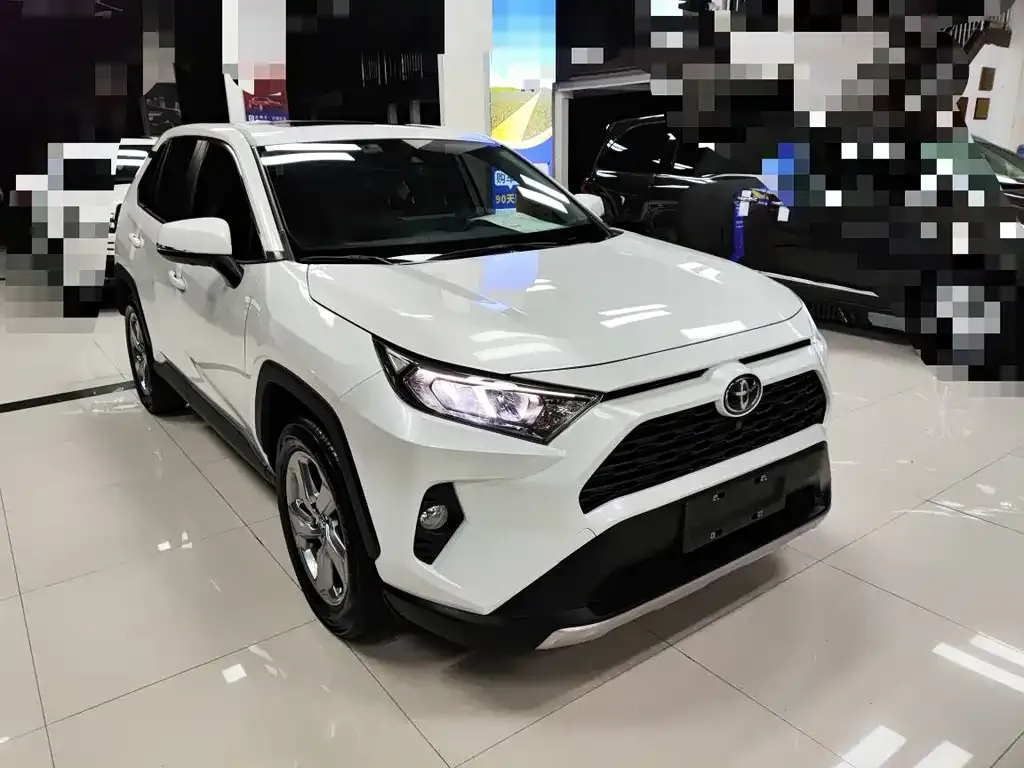 Toyota RAV4 — фото 3