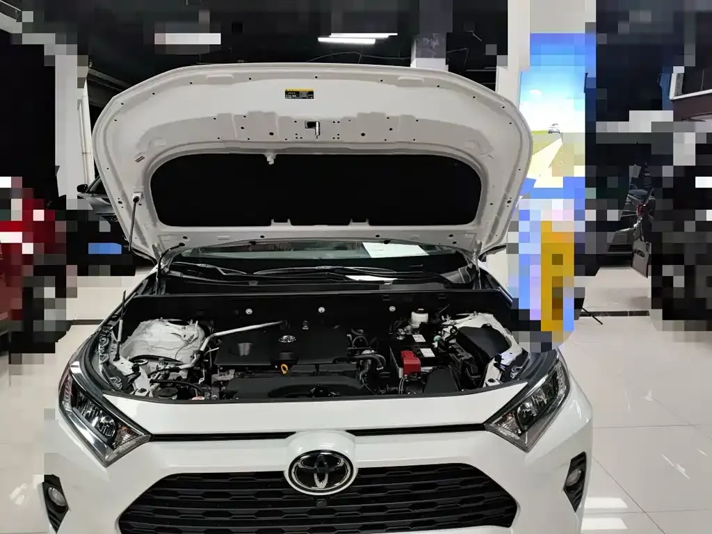 Toyota RAV4 — фото 4