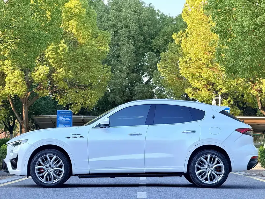 Maserati Levante — фото 4