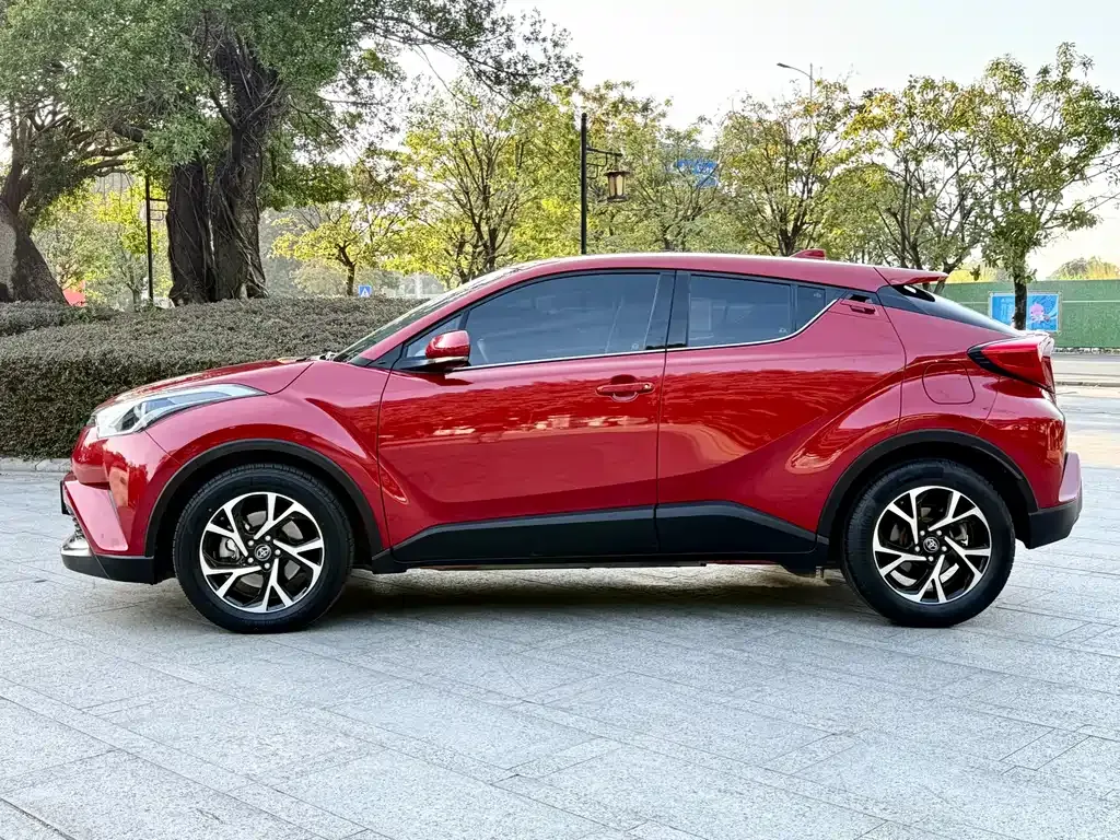Toyota C-HR — фото 4