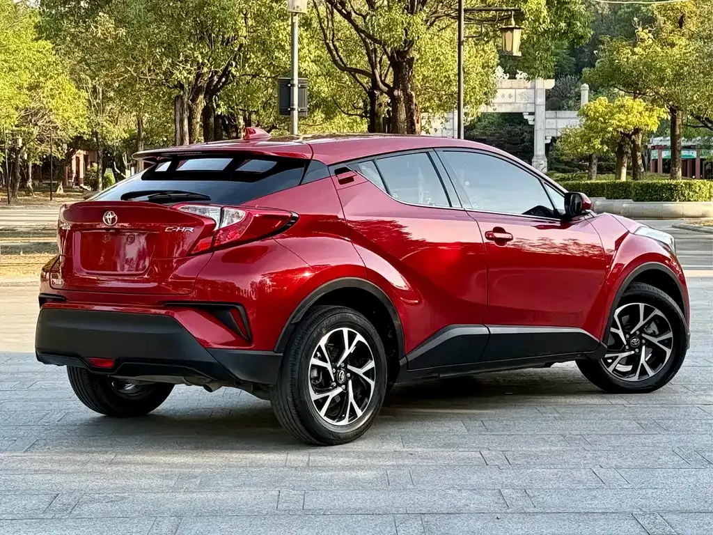 Toyota C-HR — фото 6