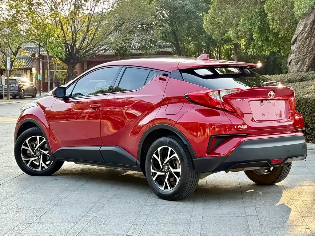 Toyota C-HR — фото 7