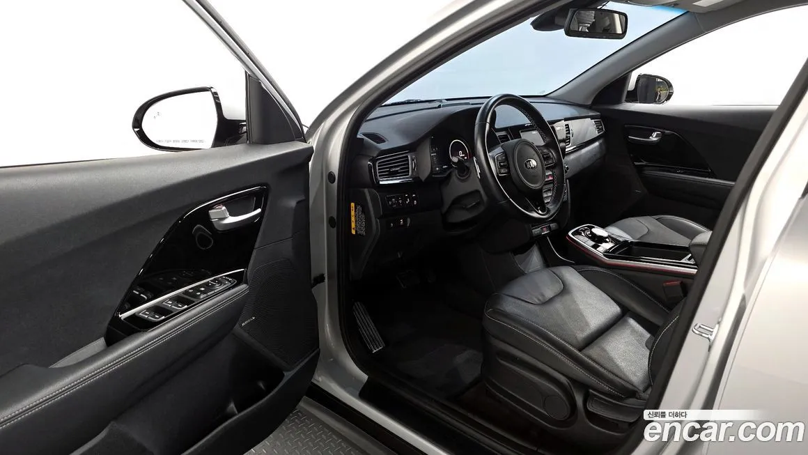 Kia Niro — фото 10