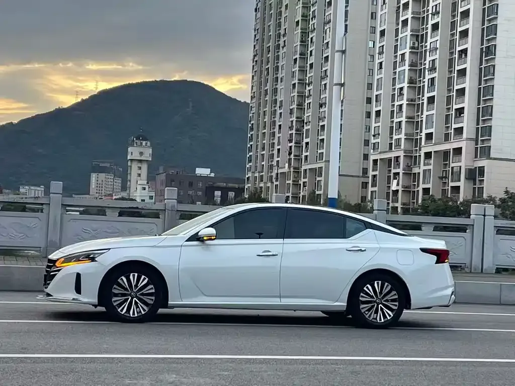 Nissan Teana — фото 4