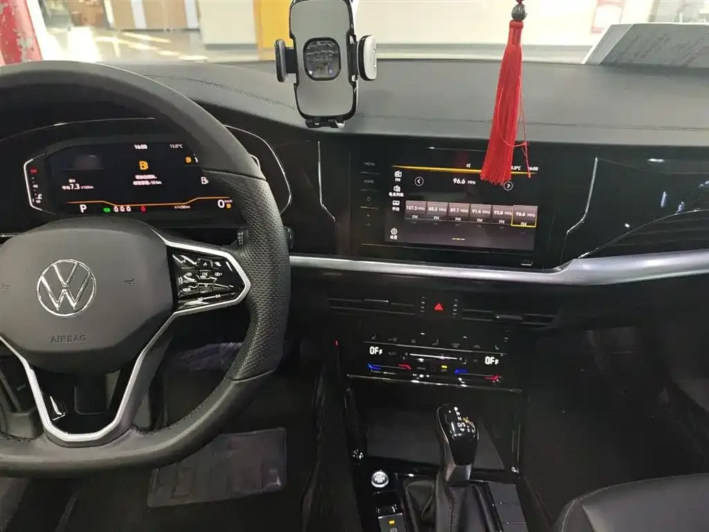 Volkswagen Passat — фото 10