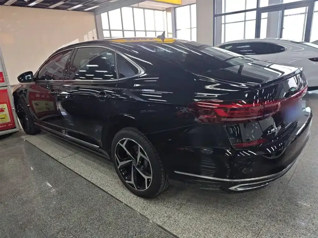 Volkswagen Passat — фото 5