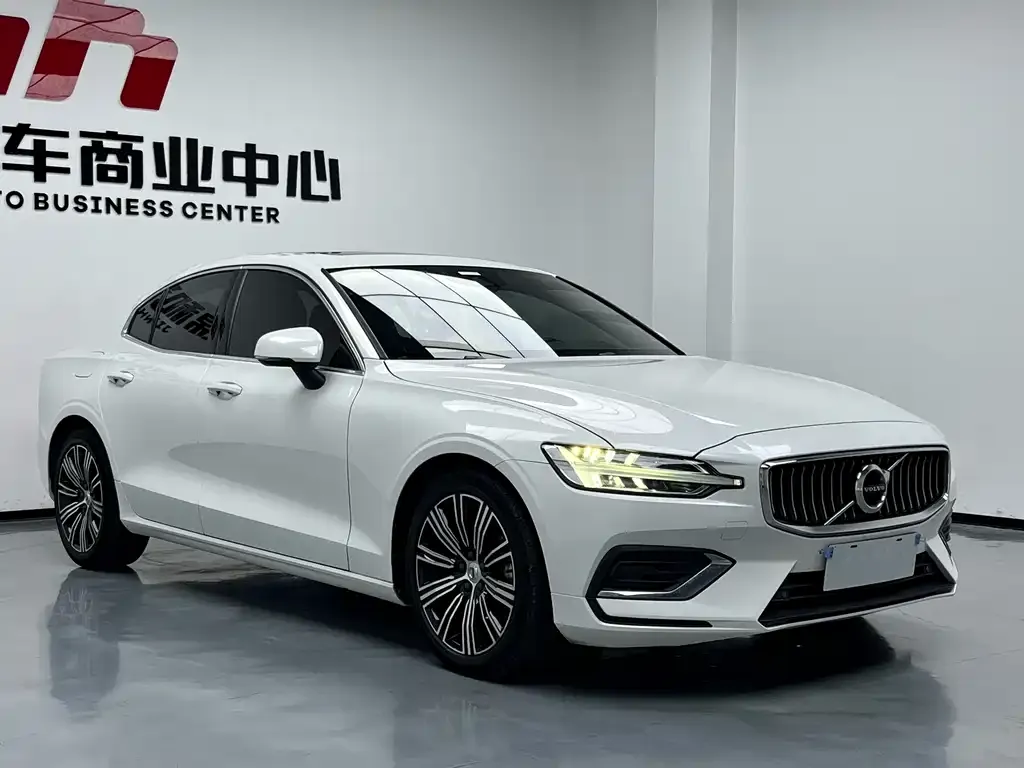 Volvo S60 — фото 2