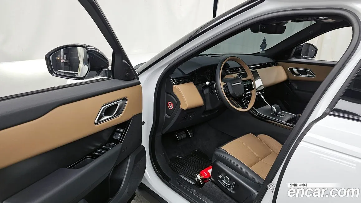 Land Rover Range Rover Velar — фото 10