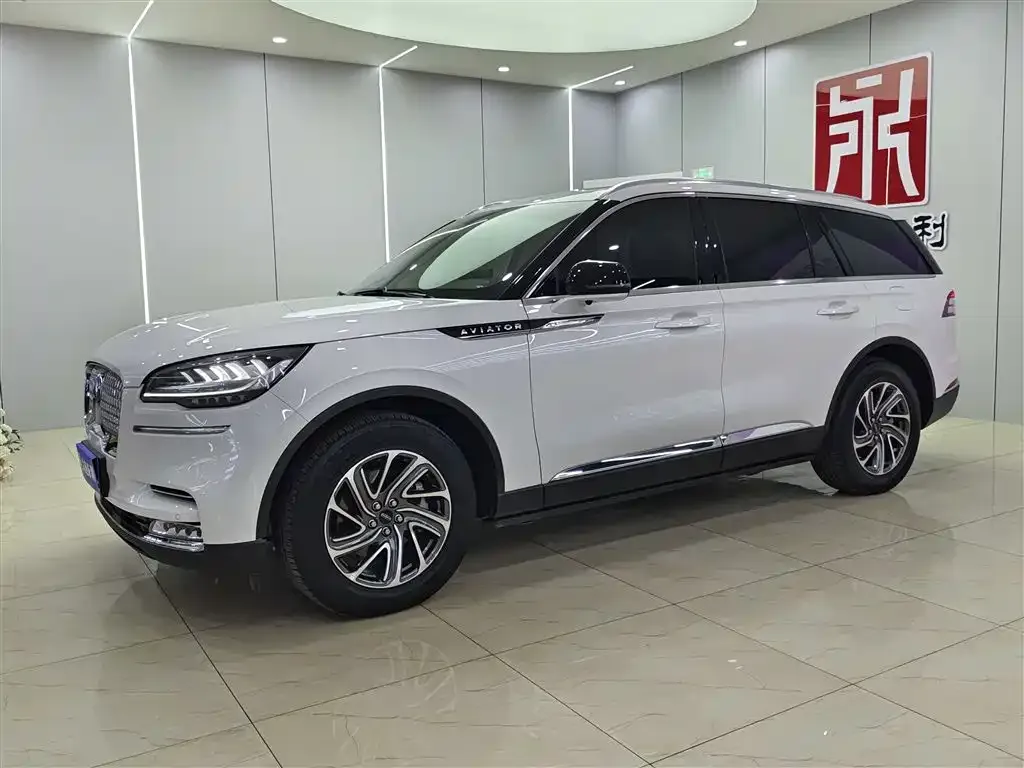 Lincoln Aviator — фото 1