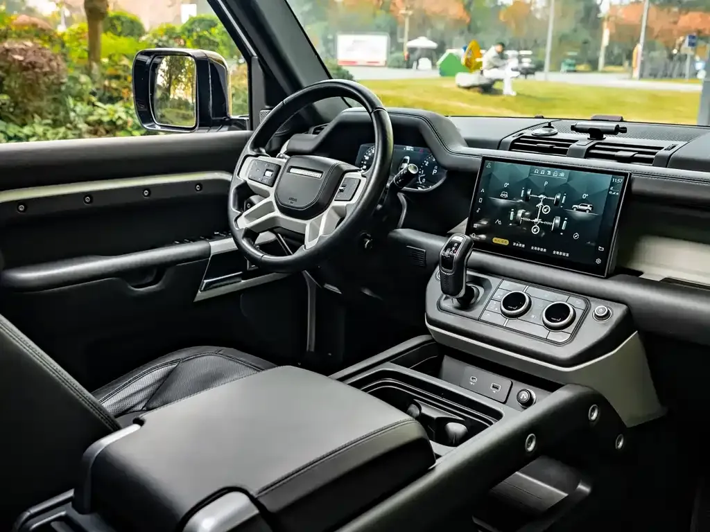 Land Rover Defender — фото 10