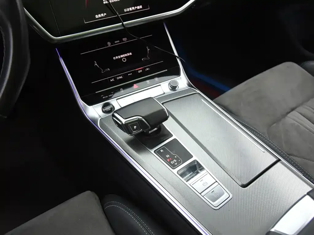 Audi A6L — фото 10