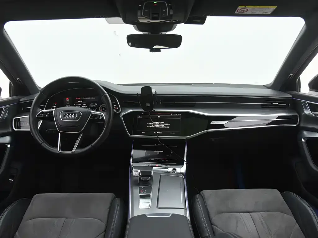 Audi A6L — фото 9